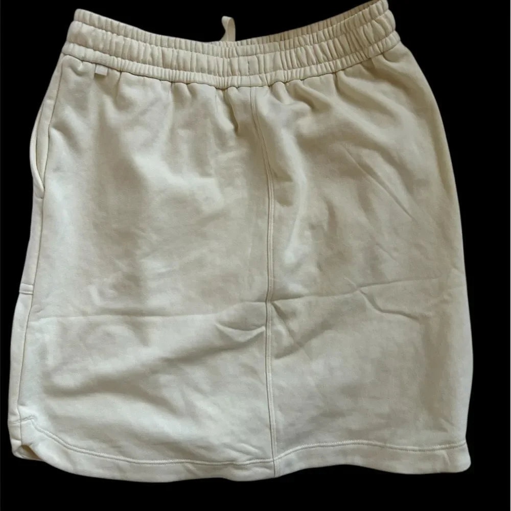 CRZ YOGA Cotton Sweat 17'' Jersey Skirt with Pockets, White Apricot, XS, NWT